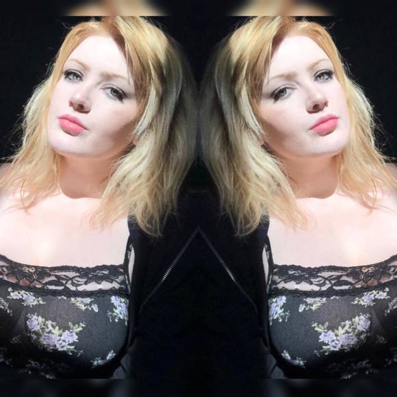 Meet your Posher, Adrianna - Picture 1 of 1